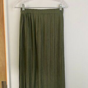 Pleats Please Issey Miyake Olive Green Maxi Skirt – Size 3 (Made in Japan)